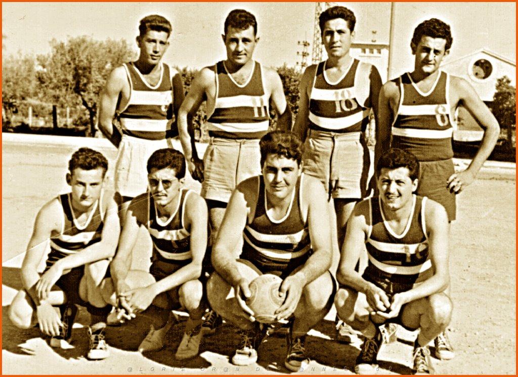 32-SIG-PIC-FOOT-03.jpg